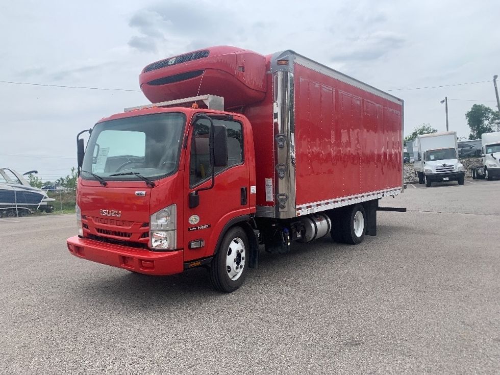 Refrigerated Truck-Light and Medium Duty Trucks-Isuzu-2018-NQR-Nashville (Mount Juliet)-TN-120,592\n\t\tmiles-$ 46,750 - Image 3