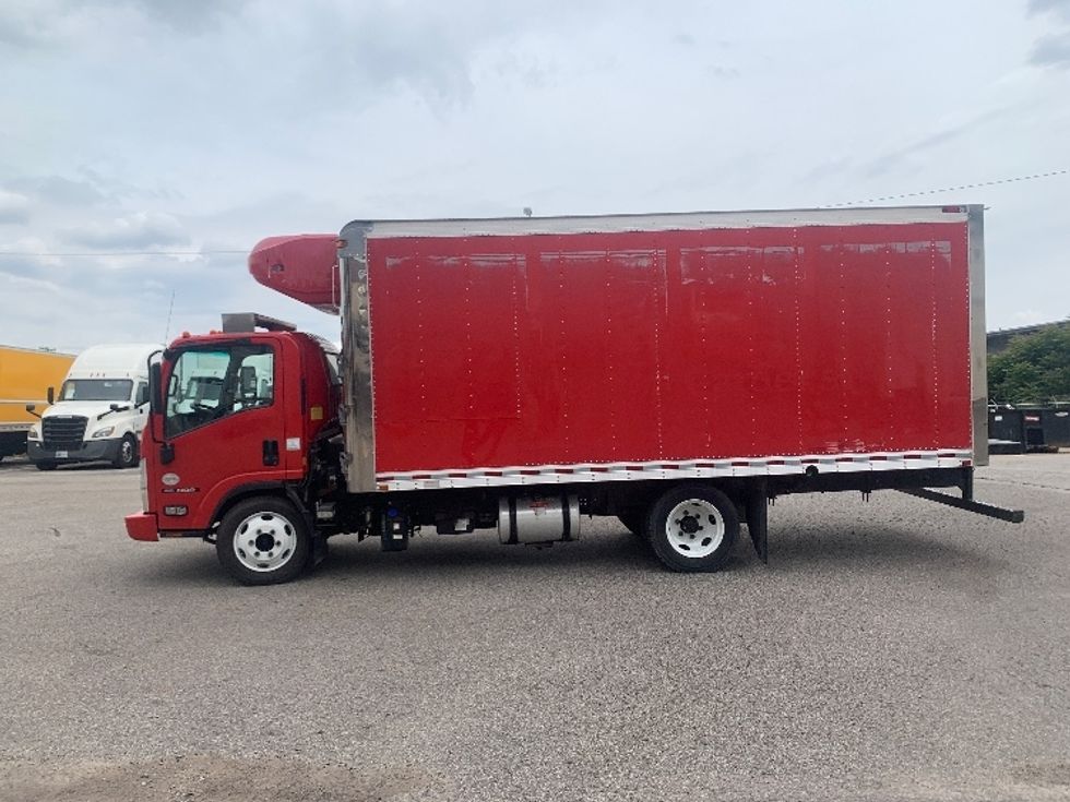 Refrigerated Truck-Light and Medium Duty Trucks-Isuzu-2018-NQR-Nashville (Mount Juliet)-TN-120,592\n\t\tmiles-$ 46,750 - Image 4