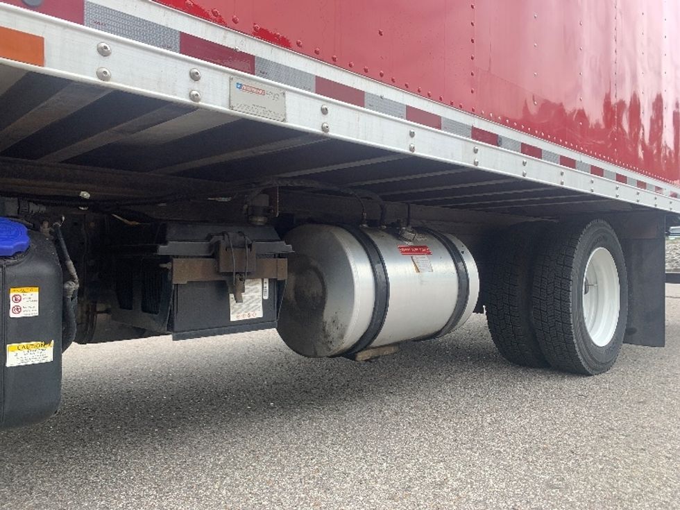 Refrigerated Truck-Light and Medium Duty Trucks-Isuzu-2018-NQR-Nashville (Mount Juliet)-TN-120,592\n\t\tmiles-$ 46,750 - Image 5