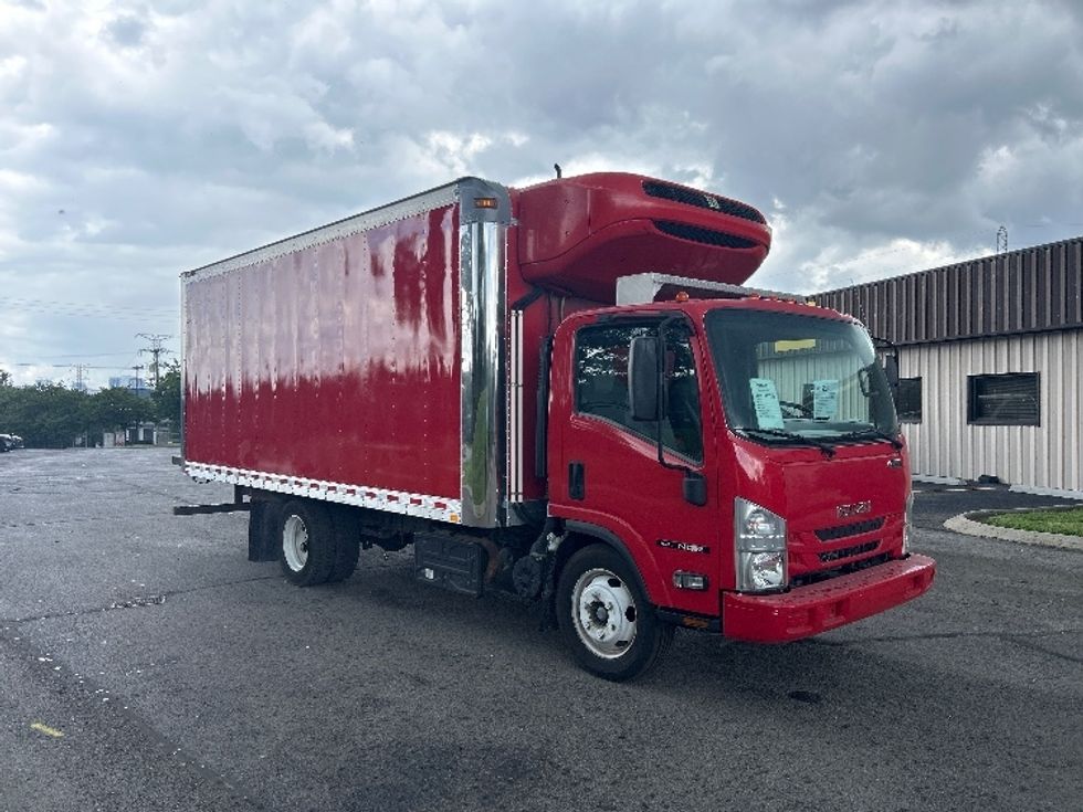 Refrigerated Truck-Light and Medium Duty Trucks-Isuzu-2018-NQR-Nashville (Mount Juliet)-TN-144,797\n\t\tmiles-$ 43,750 - Image 1