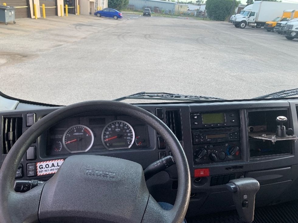 Refrigerated Truck-Light and Medium Duty Trucks-Isuzu-2018-NQR-Nashville (Mount Juliet)-TN-144,797\n\t\tmiles-$ 43,750 - Image 17