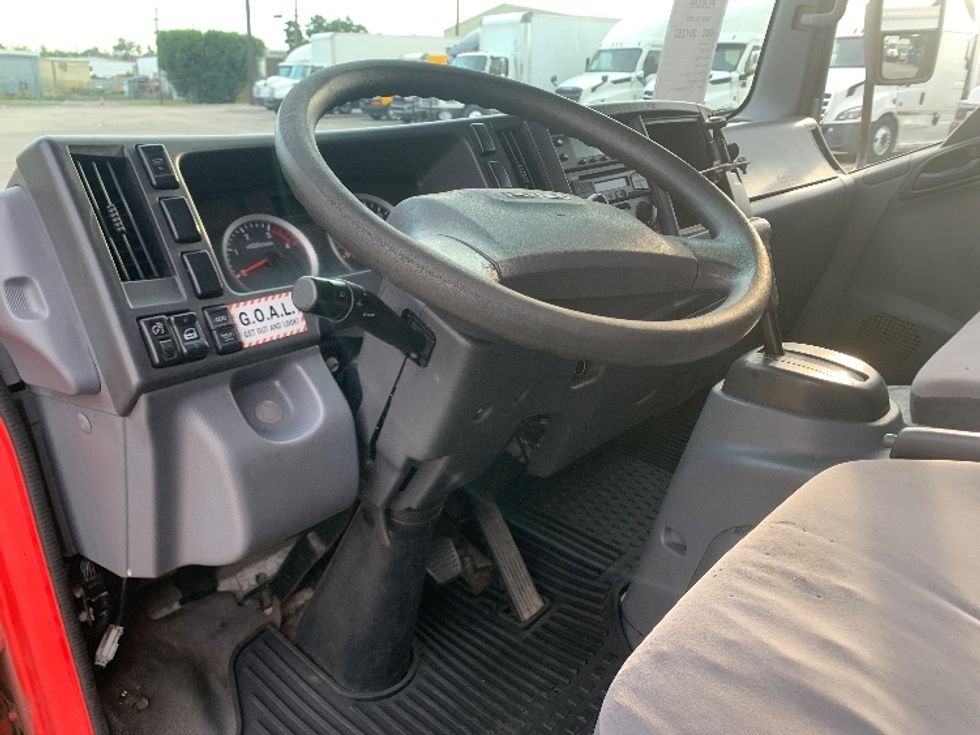 Refrigerated Truck-Light and Medium Duty Trucks-Isuzu-2018-NQR-Nashville (Mount Juliet)-TN-144,797\n\t\tmiles-$ 43,750 - Image 16