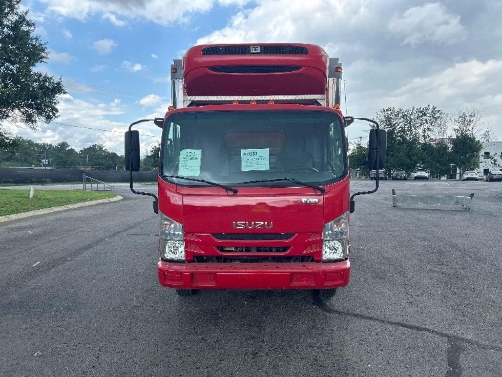 Refrigerated Truck-Light and Medium Duty Trucks-Isuzu-2018-NQR-Nashville (Mount Juliet)-TN-144,797\n\t\tmiles-$ 43,750 - Image 2