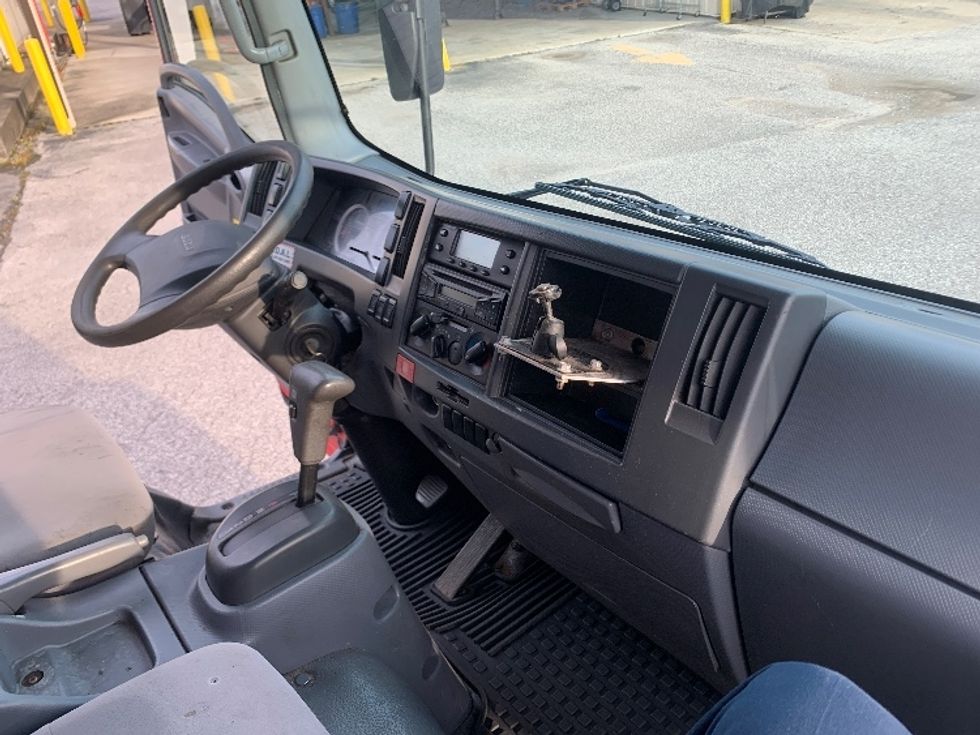 Refrigerated Truck-Light and Medium Duty Trucks-Isuzu-2018-NQR-Nashville (Mount Juliet)-TN-144,797\n\t\tmiles-$ 43,750 - Image 21