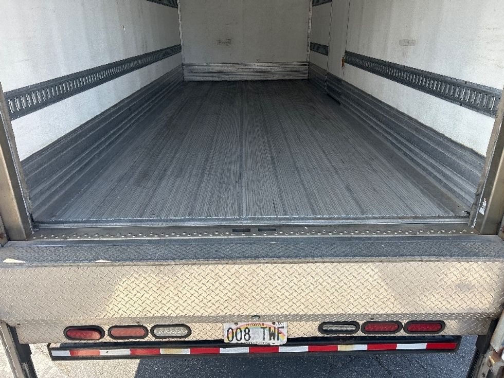 Refrigerated Truck-Light and Medium Duty Trucks-Isuzu-2018-NQR-National City-CA-78,324\n\t\tmiles-$ 54,750 - Image 10