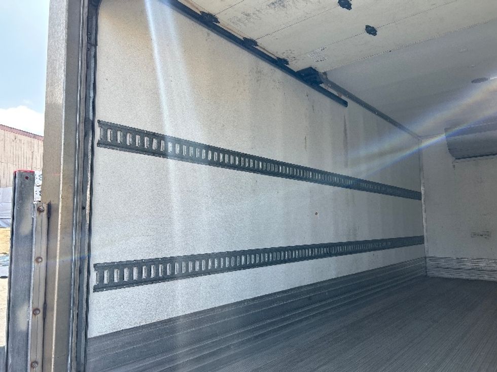 Refrigerated Truck-Light and Medium Duty Trucks-Isuzu-2018-NQR-National City-CA-78,324\n\t\tmiles-$ 54,750 - Image 11