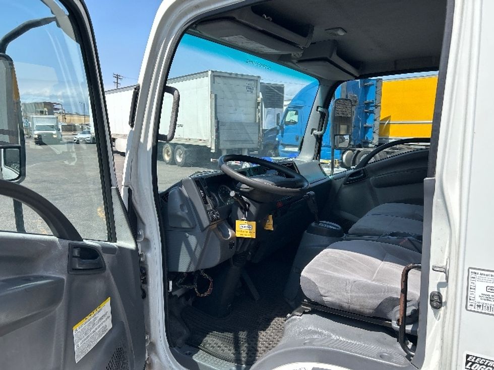 Refrigerated Truck-Light and Medium Duty Trucks-Isuzu-2018-NQR-National City-CA-78,324\n\t\tmiles-$ 54,750 - Image 16