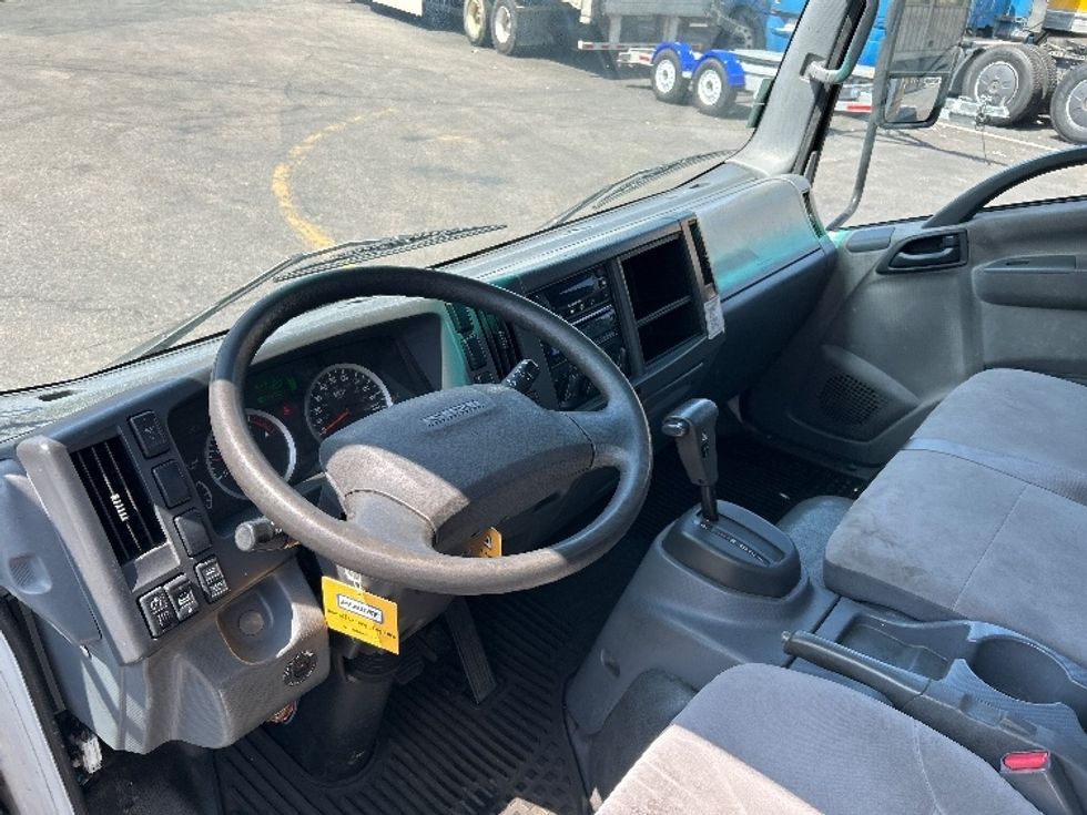 Refrigerated Truck-Light and Medium Duty Trucks-Isuzu-2018-NQR-National City-CA-78,324\n\t\tmiles-$ 54,750 - Image 17