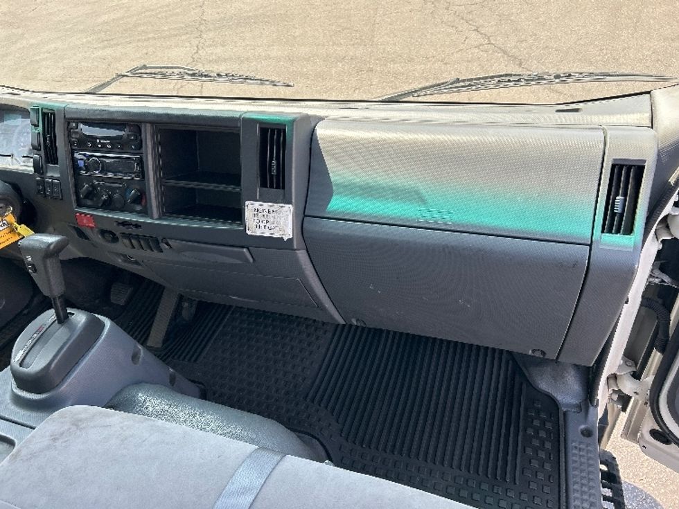 Refrigerated Truck-Light and Medium Duty Trucks-Isuzu-2018-NQR-National City-CA-78,324\n\t\tmiles-$ 54,750 - Image 21