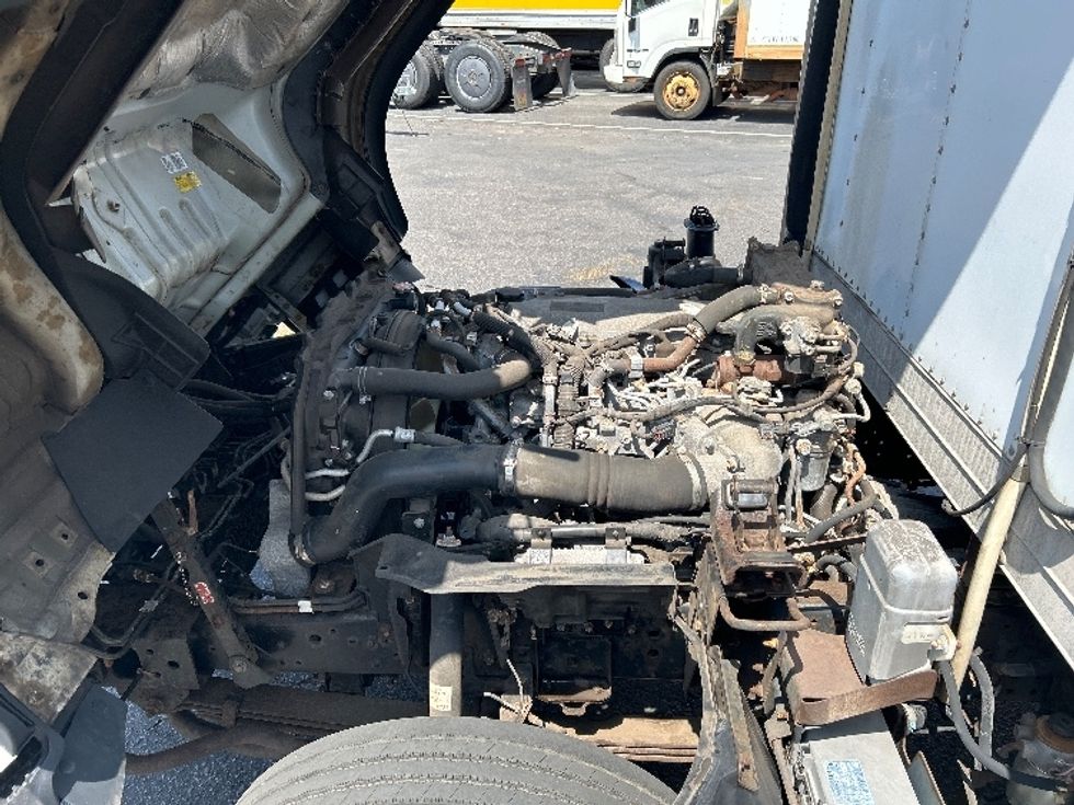 Refrigerated Truck-Light and Medium Duty Trucks-Isuzu-2018-NQR-National City-CA-78,324\n\t\tmiles-$ 54,750 - Image 24