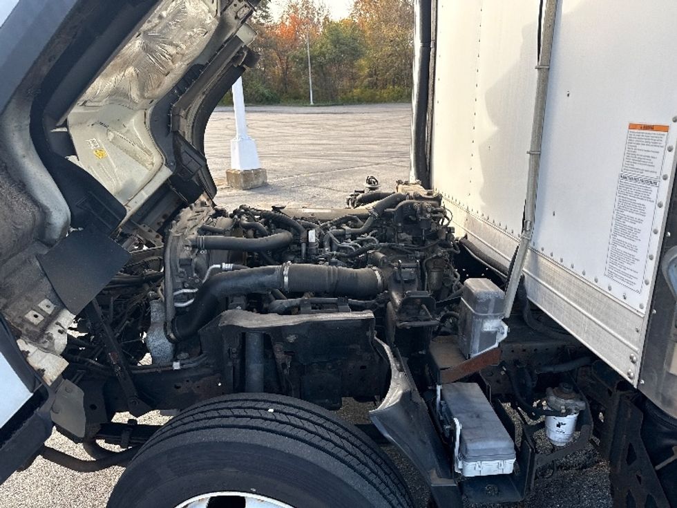Refrigerated Truck-Light and Medium Duty Trucks-Isuzu-2018-NQR-New Bedford-MA-42,813\n\t\tmiles-$ 48,000 - Image 23