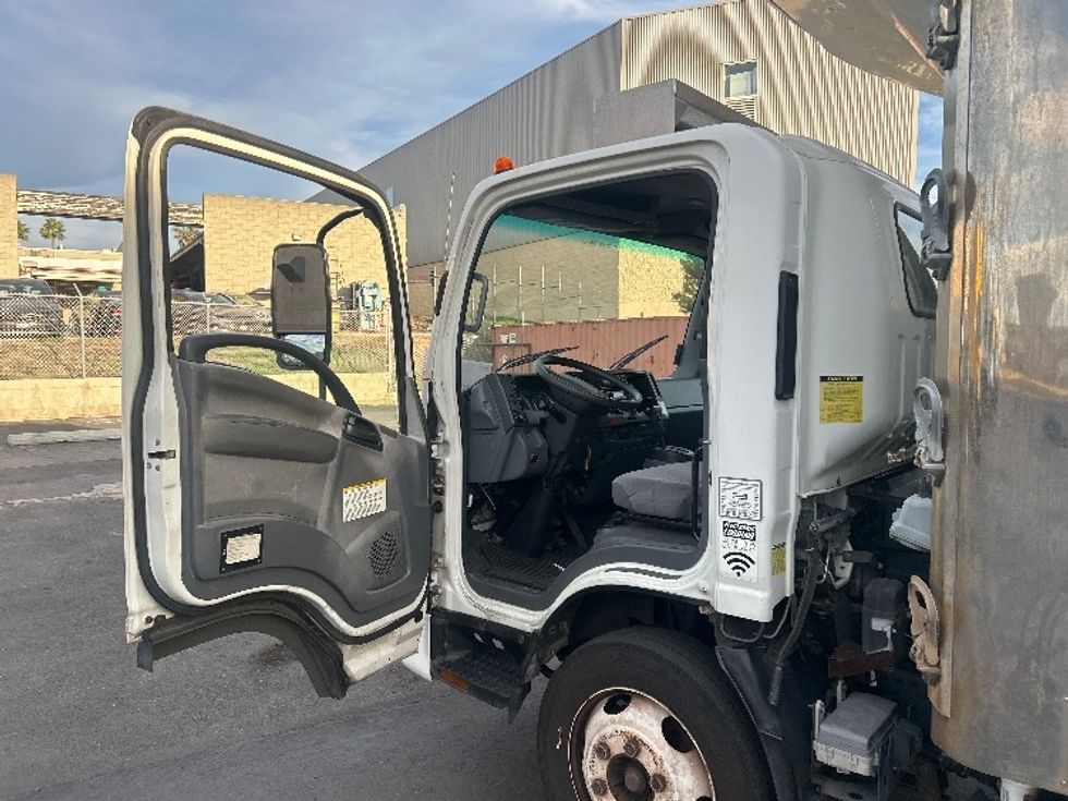 Refrigerated Truck-Light and Medium Duty Trucks-Isuzu-2018-NQR-Torrance-CA-113,200\n\t\tmiles-$ 48,500 - Image 16