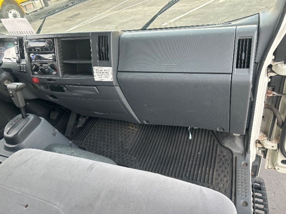 Refrigerated Truck-Light and Medium Duty Trucks-Isuzu-2018-NQR-Torrance-CA-113,200\n\t\tmiles-$ 48,500 - Image 21