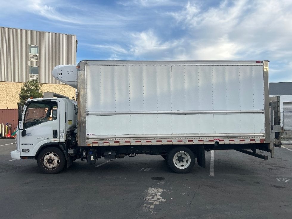 Refrigerated Truck-Light and Medium Duty Trucks-Isuzu-2018-NQR-Torrance-CA-113,200\n\t\tmiles-$ 48,500 - Image 4