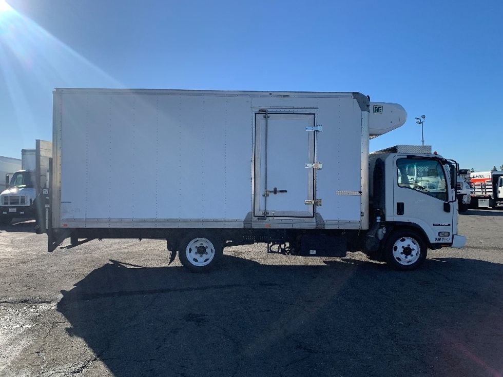 Refrigerated Truck-Light and Medium Duty Trucks-Isuzu-2018-NQR-Torrance-CA-118,340\n\t\tmiles-$ 49,750 - Image 15