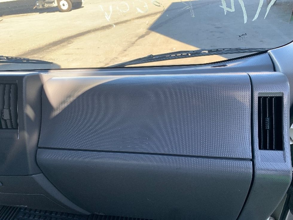 Refrigerated Truck-Light and Medium Duty Trucks-Isuzu-2018-NQR-Torrance-CA-118,340\n\t\tmiles-$ 49,750 - Image 21