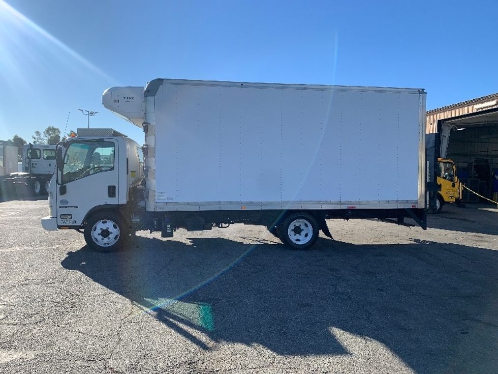 Refrigerated Truck-Light and Medium Duty Trucks-Isuzu-2018-NQR-Torrance-CA-118,340\n\t\tmiles-$ 49,750 - Image 4