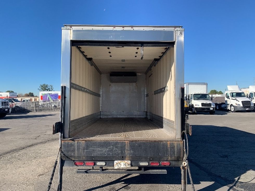 Refrigerated Truck-Light and Medium Duty Trucks-Isuzu-2018-NQR-Torrance-CA-118,340\n\t\tmiles-$ 49,750 - Image 8