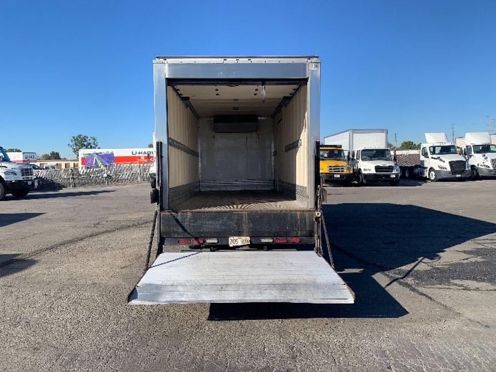Refrigerated Truck-Light and Medium Duty Trucks-Isuzu-2018-NQR-Torrance-CA-118,340\n\t\tmiles-$ 49,750 - Image 9
