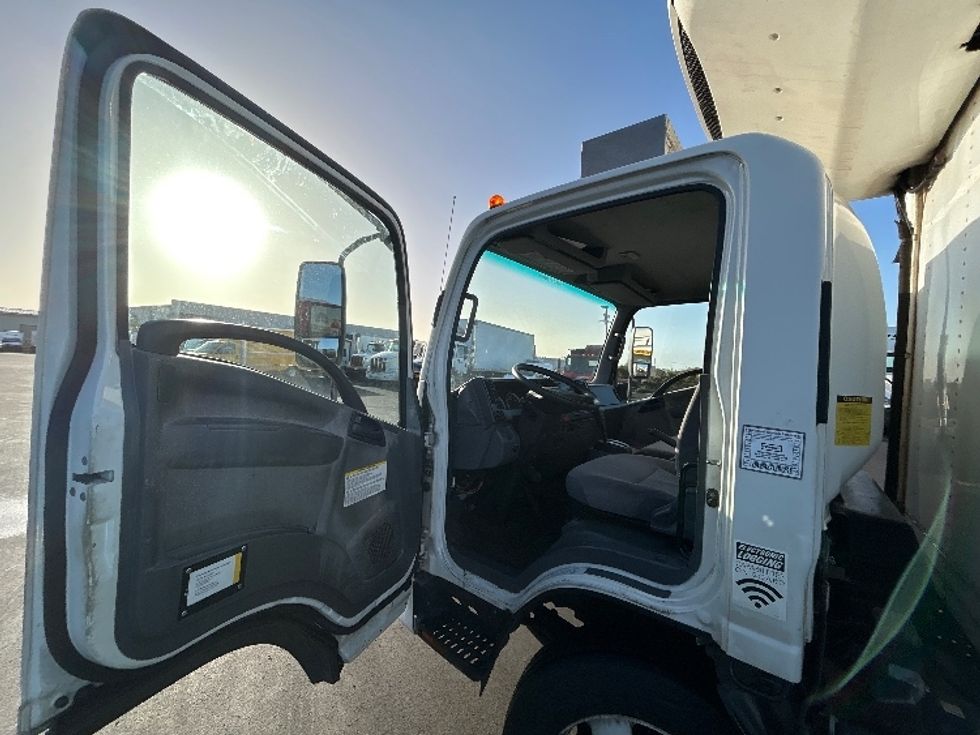 Refrigerated Truck-Light and Medium Duty Trucks-Isuzu-2018-NQR-Torrance-CA-63,461\n\t\tmiles-$ 53,750 - Image 16
