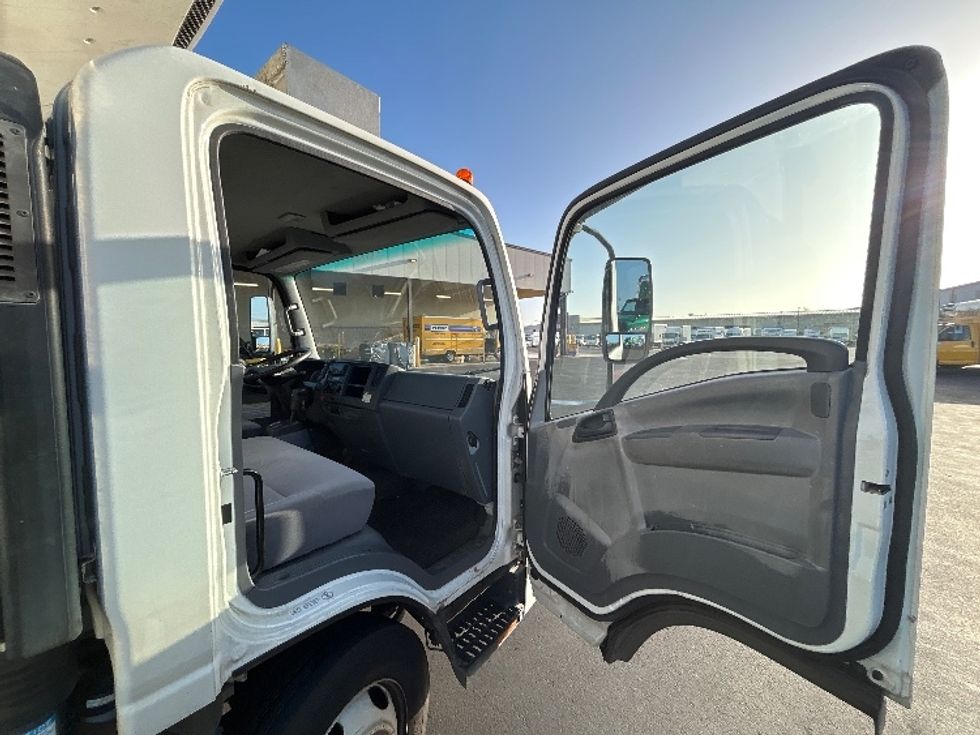 Refrigerated Truck-Light and Medium Duty Trucks-Isuzu-2018-NQR-Torrance-CA-63,461\n\t\tmiles-$ 53,750 - Image 20