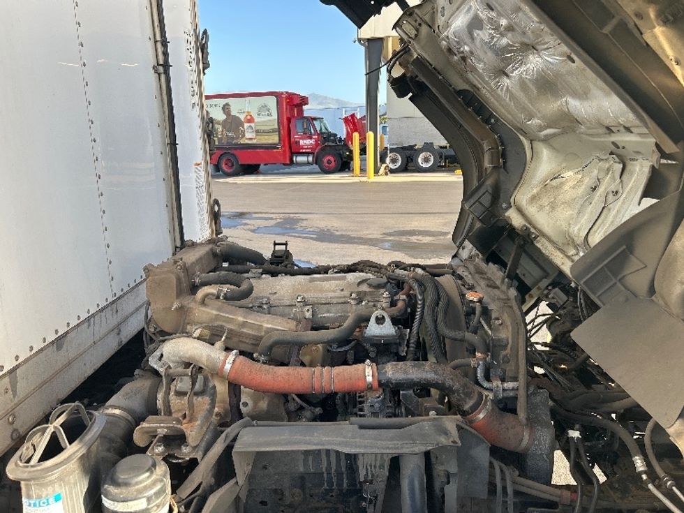 Refrigerated Truck-Light and Medium Duty Trucks-Isuzu-2018-NQR-Torrance-CA-63,461\n\t\tmiles-$ 53,750 - Image 23