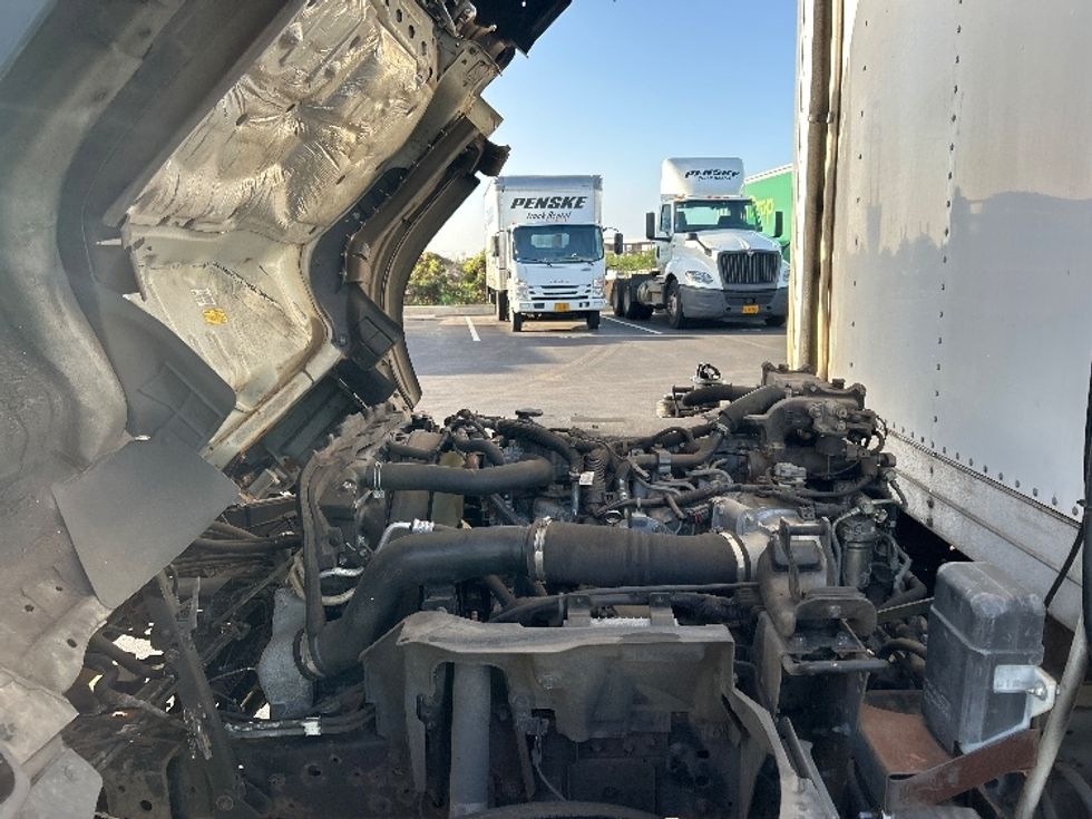 Refrigerated Truck-Light and Medium Duty Trucks-Isuzu-2018-NQR-Torrance-CA-63,461\n\t\tmiles-$ 53,750 - Image 24