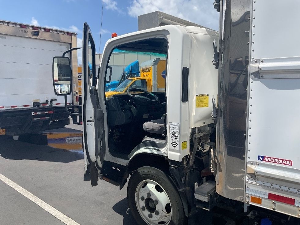 Refrigerated Truck-Light and Medium Duty Trucks-Isuzu-2018-NQR-Torrance-CA-66,472\n\t\tmiles-$ 56,000 - Image 16