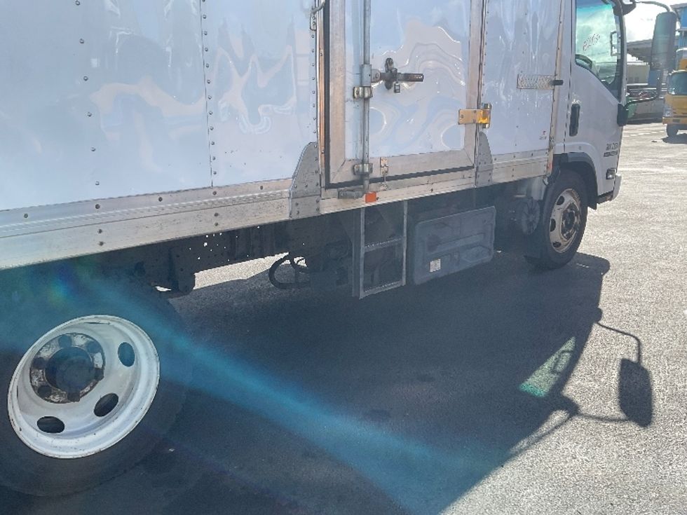 Refrigerated Truck-Light and Medium Duty Trucks-Isuzu-2018-NQR-Torrance-CA-73,483\n\t\tmiles-$ 53,500 - Image 14