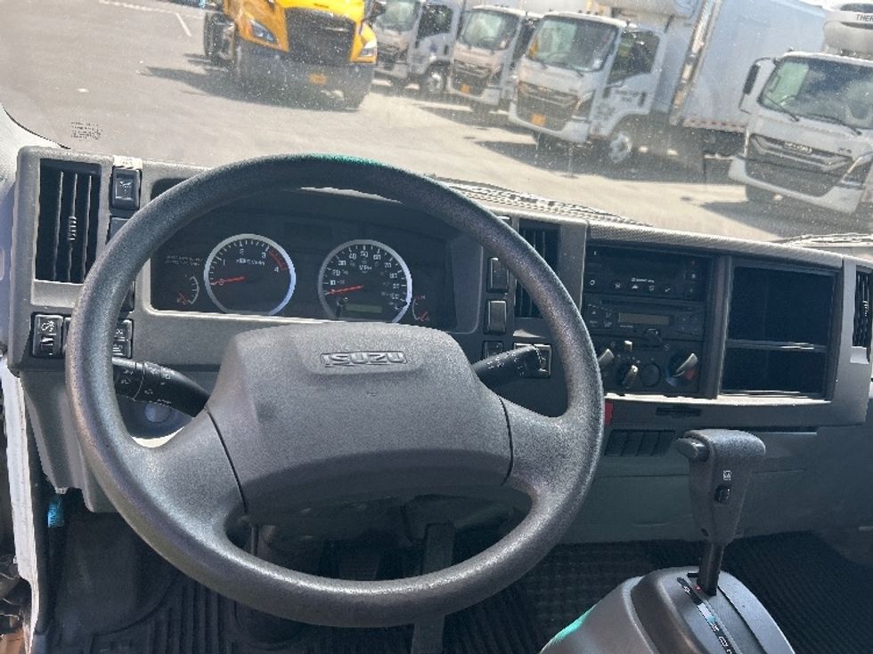 Refrigerated Truck-Light and Medium Duty Trucks-Isuzu-2018-NQR-Torrance-CA-84,391\n\t\tmiles-$ 55,250 - Image 18