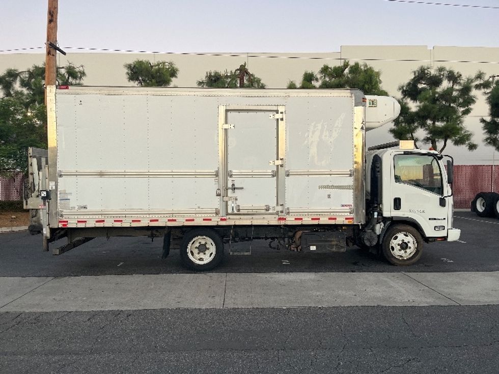 Refrigerated Truck-Light and Medium Duty Trucks-Isuzu-2018-NQR-Torrance-CA-91,001\n\t\tmiles-$ 51,500 - Image 15