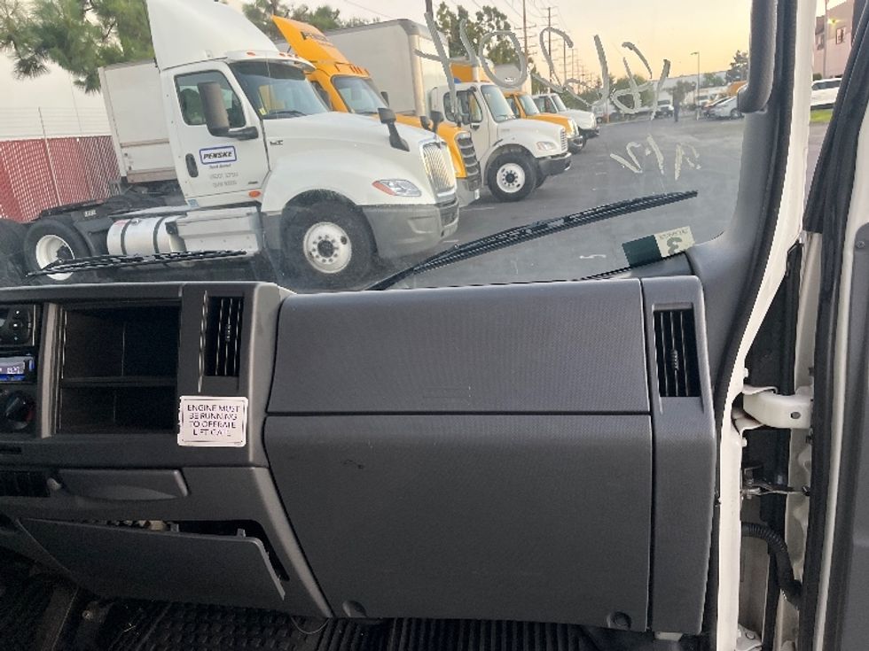 Refrigerated Truck-Light and Medium Duty Trucks-Isuzu-2018-NQR-Torrance-CA-91,001\n\t\tmiles-$ 51,500 - Image 21