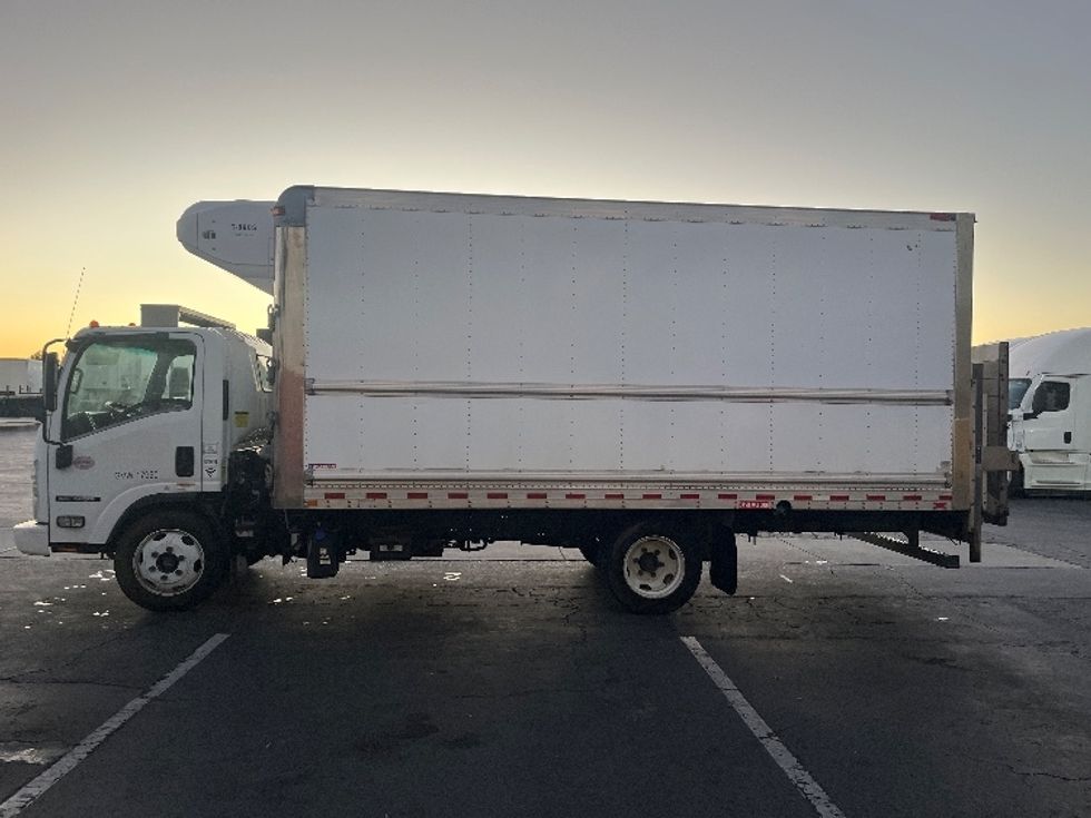 Refrigerated Truck-Light and Medium Duty Trucks-Isuzu-2018-NQR-Torrance-CA-91,001\n\t\tmiles-$ 51,500 - Image 4