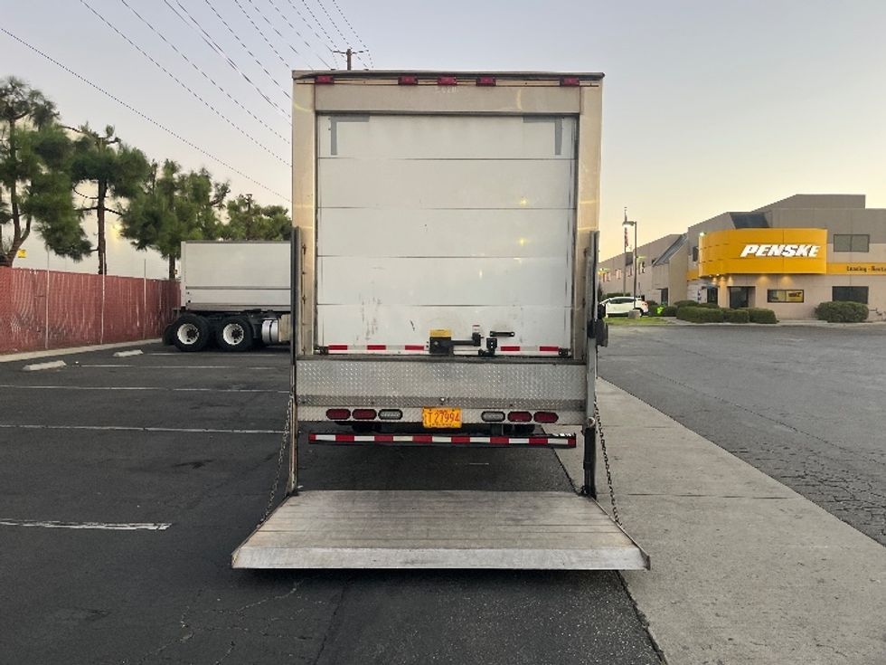 Refrigerated Truck-Light and Medium Duty Trucks-Isuzu-2018-NQR-Torrance-CA-91,001\n\t\tmiles-$ 51,500 - Image 9