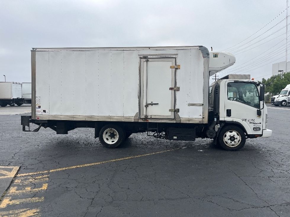 Refrigerated Truck-Light and Medium Duty Trucks-Isuzu-2018-NQR-Torrance-CA-97,607\n\t\tmiles-$ 50,000 - Image 15