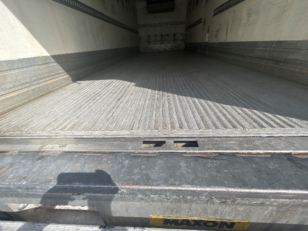 Refrigerated Truck-Light and Medium Duty Trucks-Isuzu-2018-NRR-Braintree-MA-190,229\n\t\tmiles-$ 36,750 - Image 10