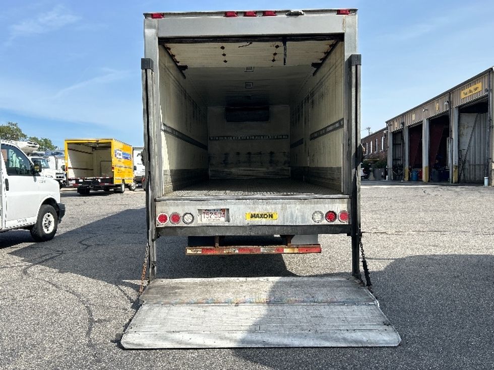 Refrigerated Truck-Light and Medium Duty Trucks-Isuzu-2018-NRR-Braintree-MA-190,229\n\t\tmiles-$ 36,750 - Image 9