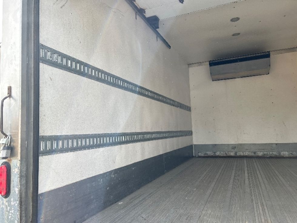 Refrigerated Truck-Light and Medium Duty Trucks-Isuzu-2018-NRR-Burnaby-BC-171,031\n\t\tkm-$ 64,500 - Image 10