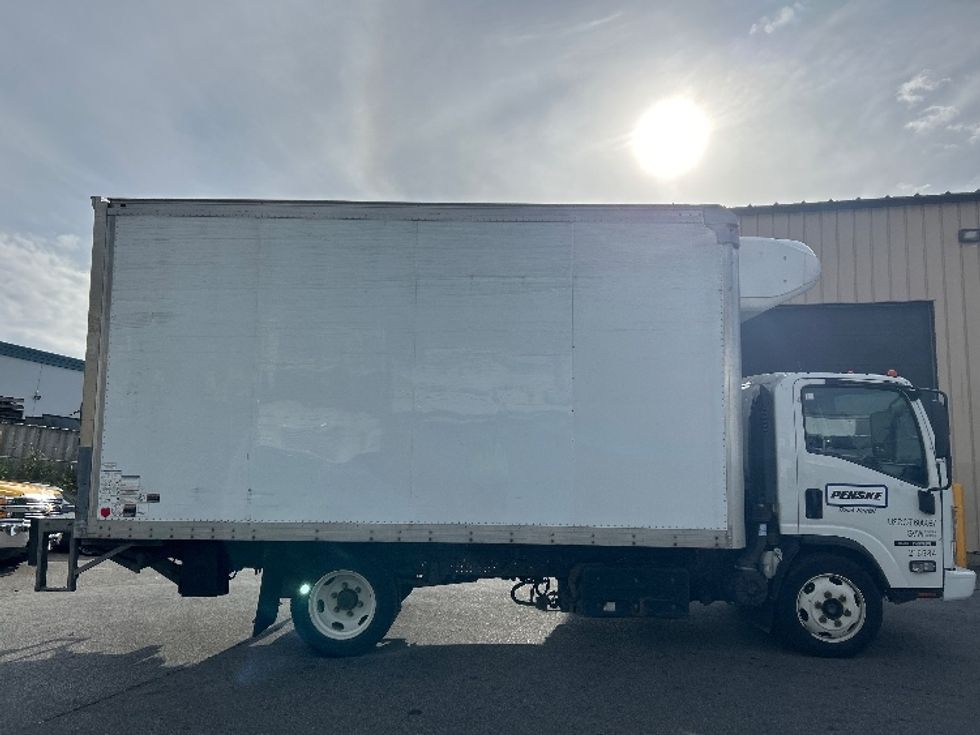 Refrigerated Truck-Light and Medium Duty Trucks-Isuzu-2018-NRR-Burnaby-BC-171,031\n\t\tkm-$ 64,500 - Image 13