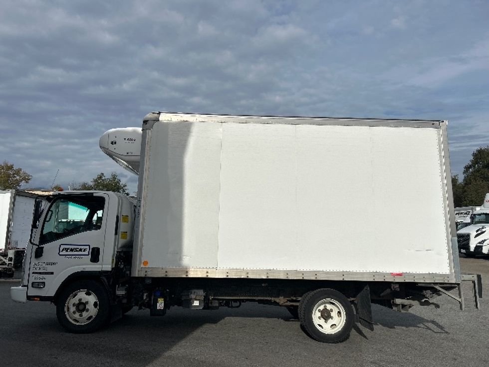 Refrigerated Truck-Light and Medium Duty Trucks-Isuzu-2018-NRR-Burnaby-BC-171,031\n\t\tkm-$ 64,500 - Image 4