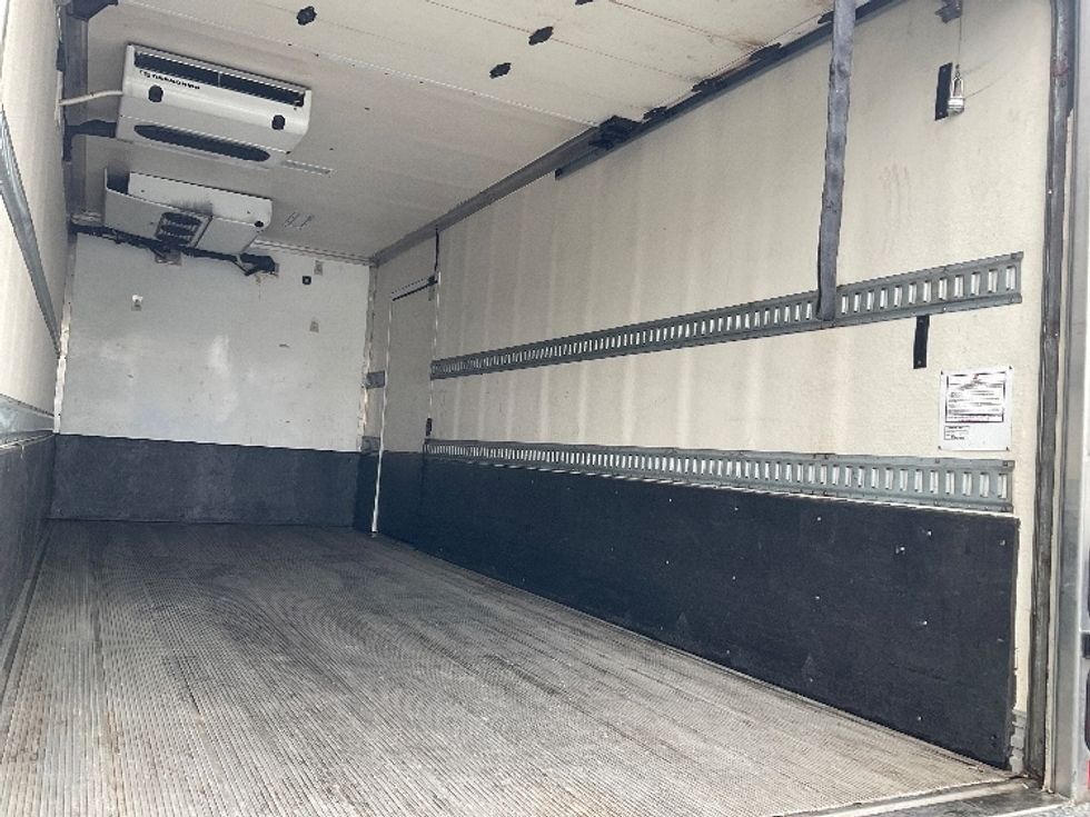 Refrigerated Truck-Light and Medium Duty Trucks-Isuzu-2018-NRR-Kent-WA-139,262\n\t\tmiles-$ 47,000 - Image 12