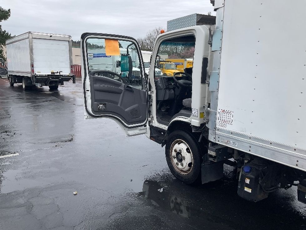 Refrigerated Truck-Light and Medium Duty Trucks-Isuzu-2018-NRR-Kent-WA-139,262\n\t\tmiles-$ 47,000 - Image 16