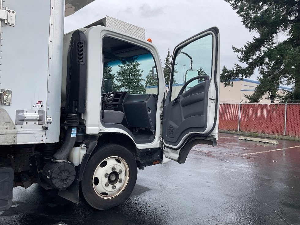 Refrigerated Truck-Light and Medium Duty Trucks-Isuzu-2018-NRR-Kent-WA-139,262\n\t\tmiles-$ 47,000 - Image 20