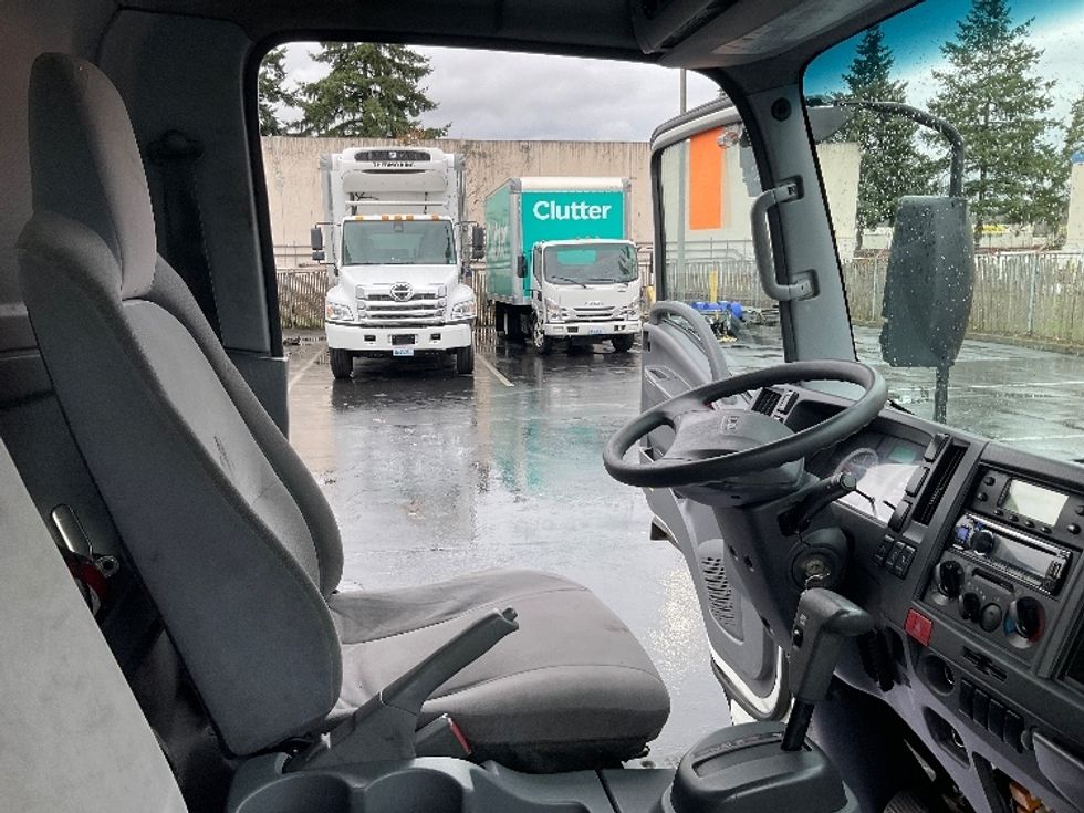 Refrigerated Truck-Light and Medium Duty Trucks-Isuzu-2018-NRR-Kent-WA-139,262\n\t\tmiles-$ 47,000 - Image 22
