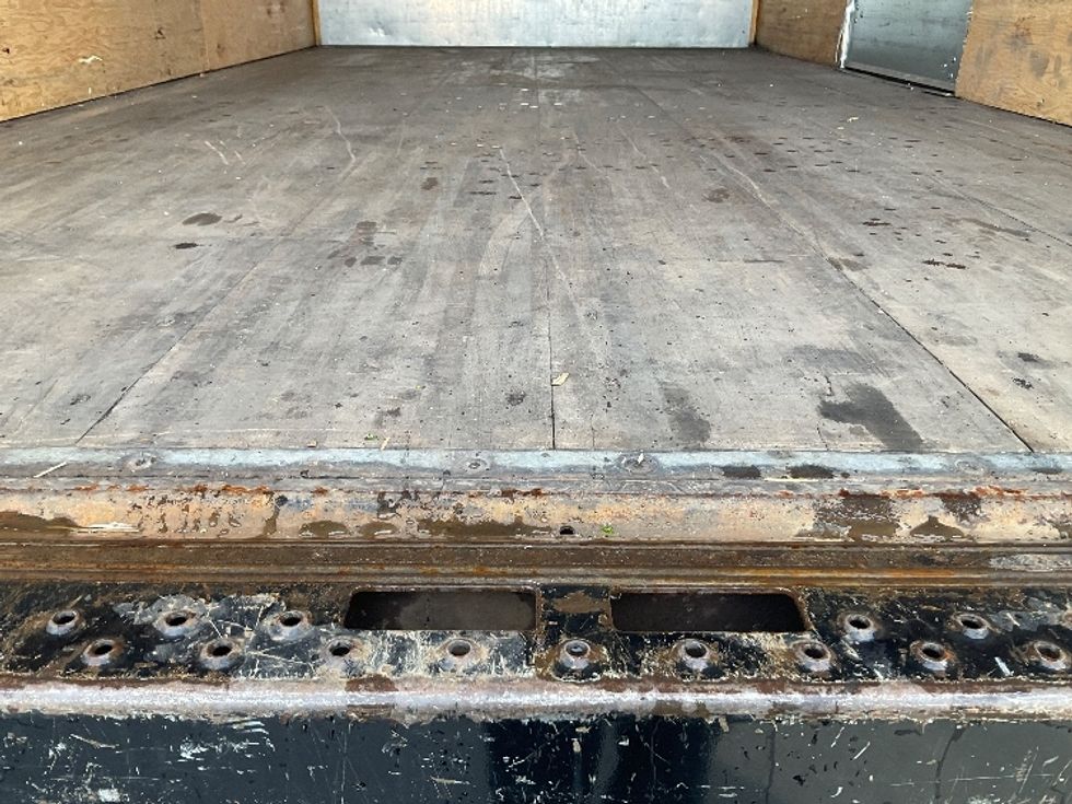 Refrigerated Truck-Light and Medium Duty Trucks-Isuzu-2018-NRR-Kent-WA-87,673\n\t\tmiles-$ 52,000 - Image 10