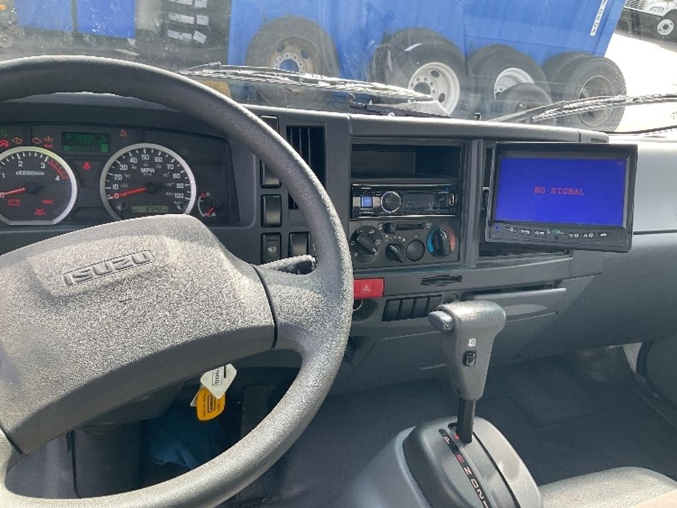 Refrigerated Truck-Light and Medium Duty Trucks-Isuzu-2018-NRR-Kent-WA-87,673\n\t\tmiles-$ 52,000 - Image 18