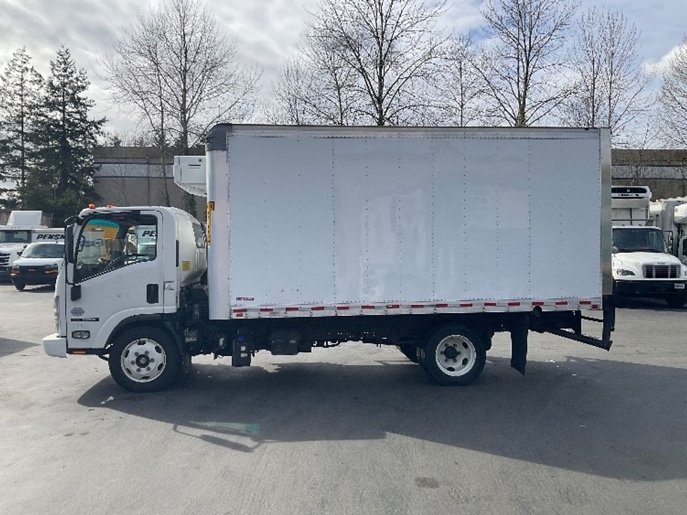 Refrigerated Truck-Light and Medium Duty Trucks-Isuzu-2018-NRR-Kent-WA-87,673\n\t\tmiles-$ 52,000 - Image 4