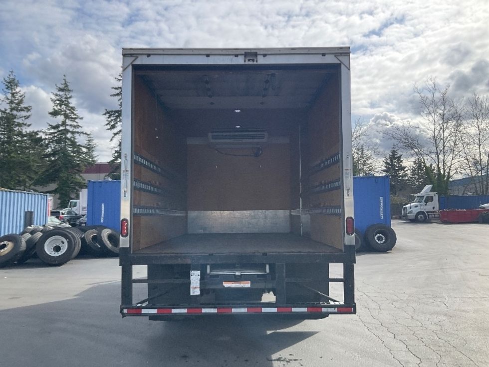 Refrigerated Truck-Light and Medium Duty Trucks-Isuzu-2018-NRR-Kent-WA-87,673\n\t\tmiles-$ 52,000 - Image 9