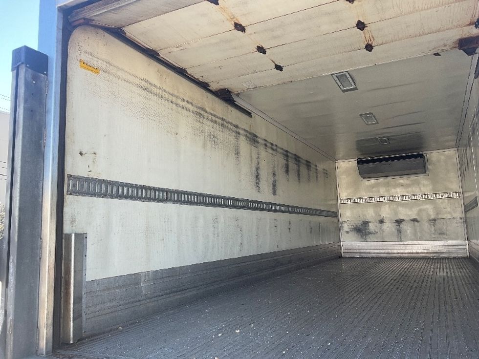 Refrigerated Truck-Light and Medium Duty Trucks-Isuzu-2018-NRR-Londonderry-NH-185,750\n\t\tmiles-$ 37,750 - Image 11