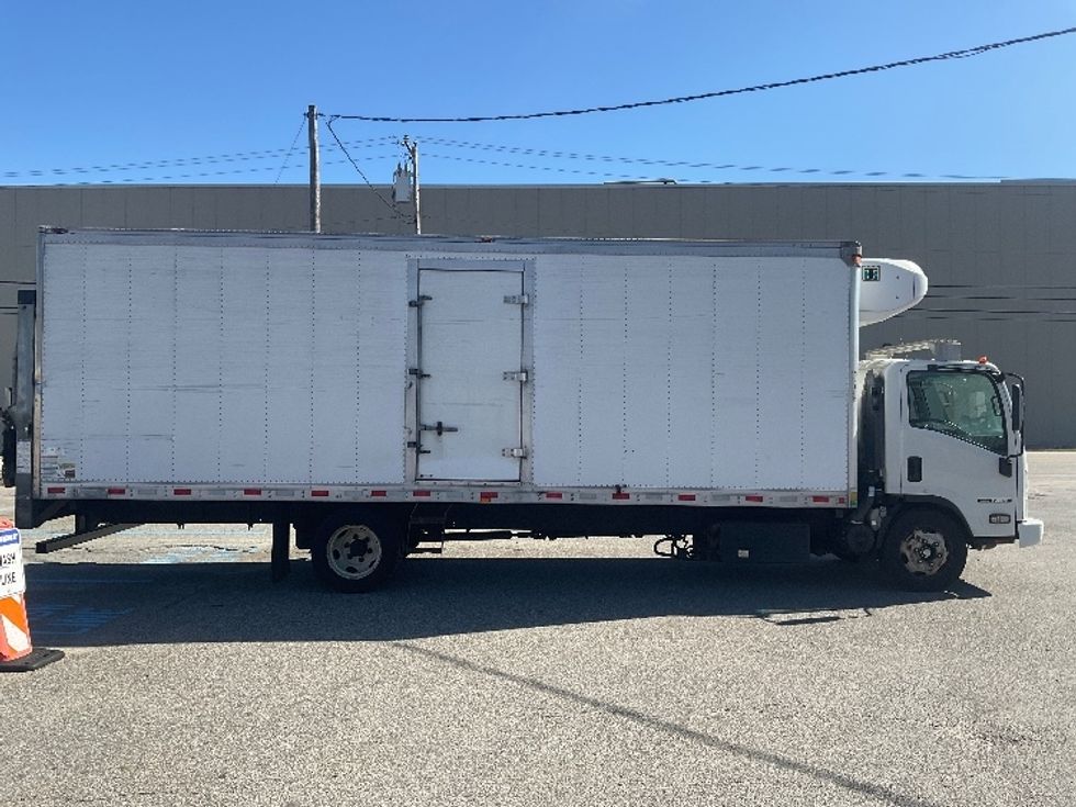 Refrigerated Truck-Light and Medium Duty Trucks-Isuzu-2018-NRR-Londonderry-NH-185,750\n\t\tmiles-$ 37,750 - Image 15